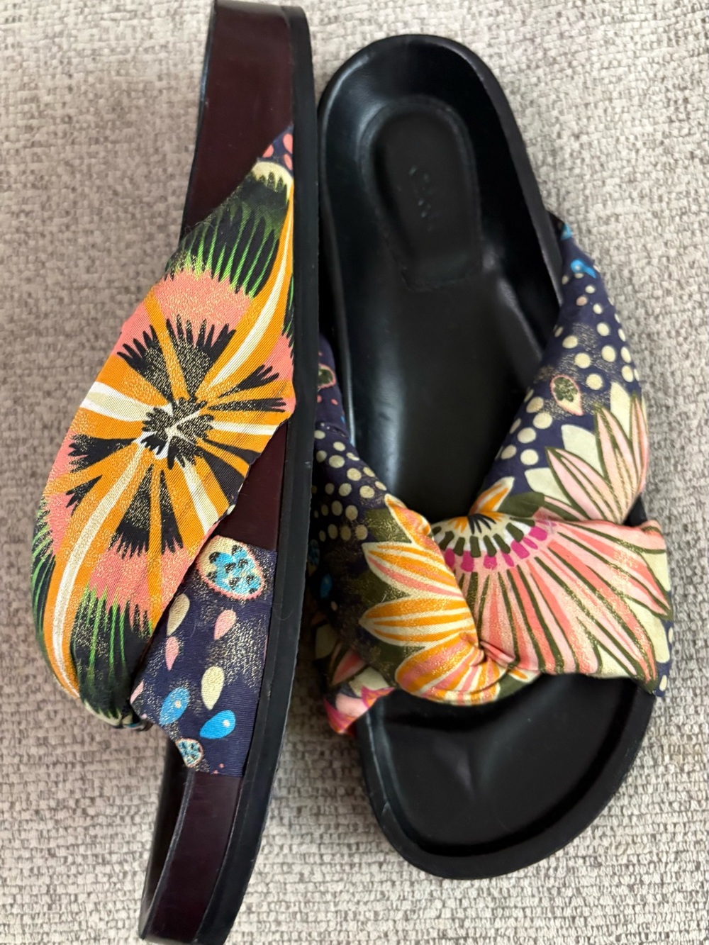 Chloe Black Slides with Multicolor Floral Knotted Straps - Picture 5 of 12